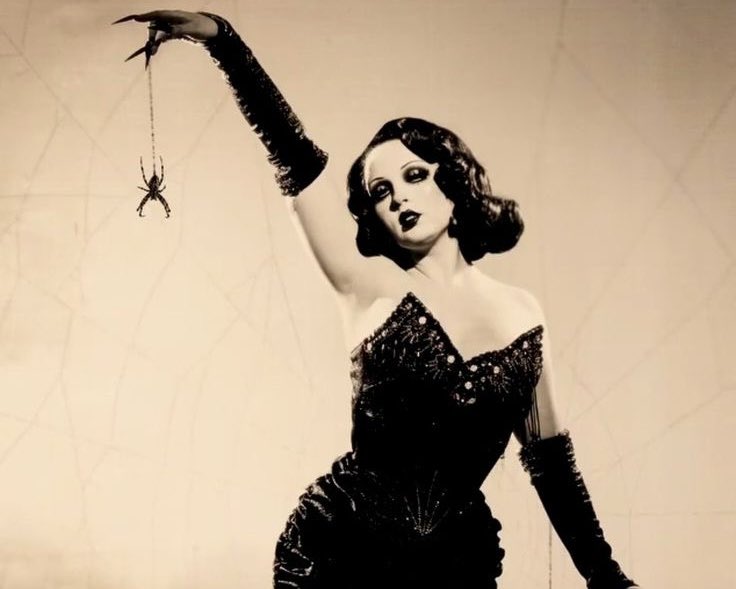 bab0oshk44's tweet photo. Dark vintage https://t.co/Yb7Zc2cHau