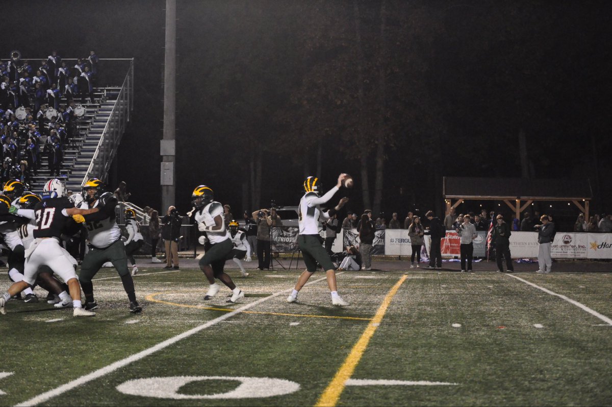 JudeAshley615's tweet photo. First varsity start - happened to be against #1 Page HS.  Good stuff to build on and still a chance to make playoffs if we take care of Centennial Thursday! @VisionQb @QBHitList @HillsboroFball https://t.co/jHxrRmXa4e