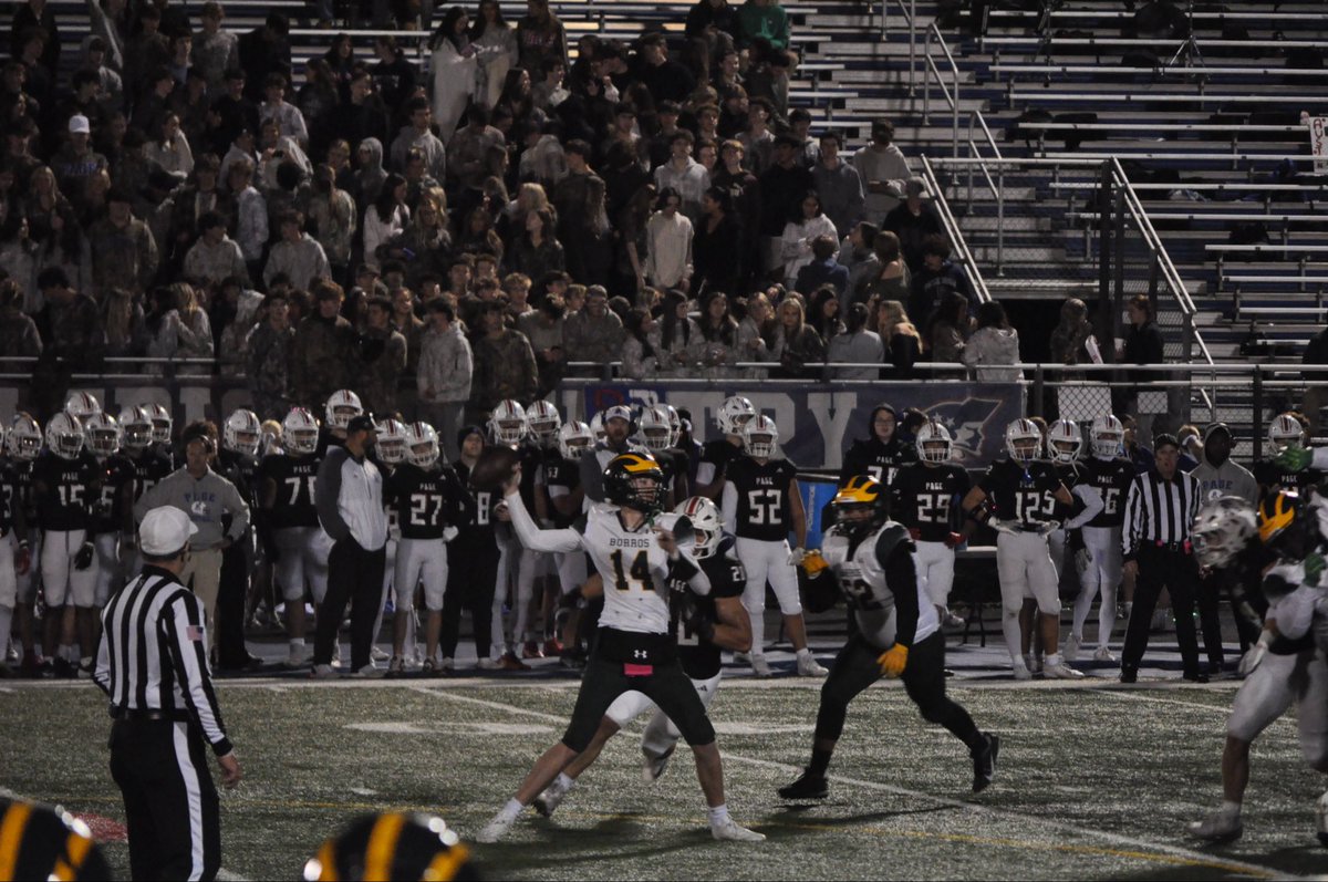 JudeAshley615's tweet photo. First varsity start - happened to be against #1 Page HS.  Good stuff to build on and still a chance to make playoffs if we take care of Centennial Thursday! @VisionQb @QBHitList @HillsboroFball https://t.co/jHxrRmXa4e