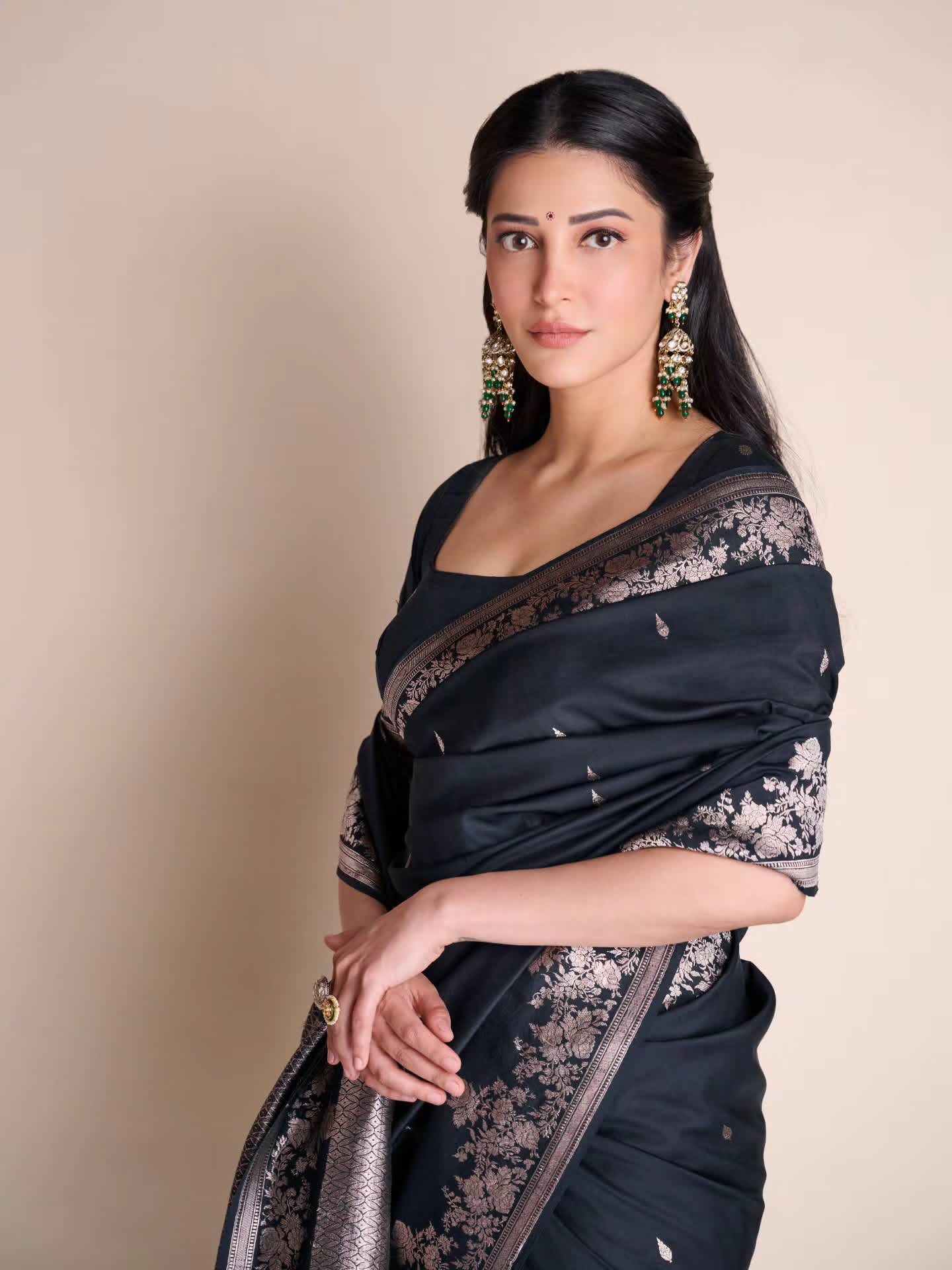 Unmarried South Indian Actresses: Beauty, Talent & Independent Lives (With Ages) | iiQ8