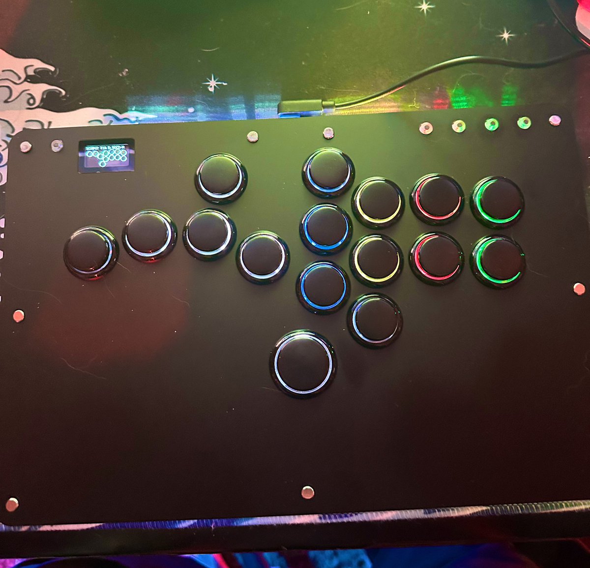 Got a leverless controller for some fighting games this week(Haute 42 R16) and it feels so nice!! My fingers are loving it. I love SMACKIN BUTTONS DANG.

Stoked to lab more 2xko this week 🐥