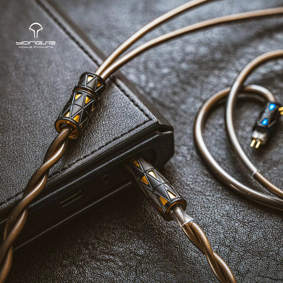 AKHiFi_Audio's tweet image. 【🎧ケーブルアップグレードで音質進化🎧】

Yongse Orca

✨ 古河電工OFC銅採用
✨ IEMsの音質をワンランクアップ
✨ 抜群の伝送性能

音楽の細部まで忠実に再現するこだわりのオーディオアクセサリー🎶

#Yongse #Orca #イヤホンケーブル #音質アップ
ko.aliexpress.com/item/100501011…