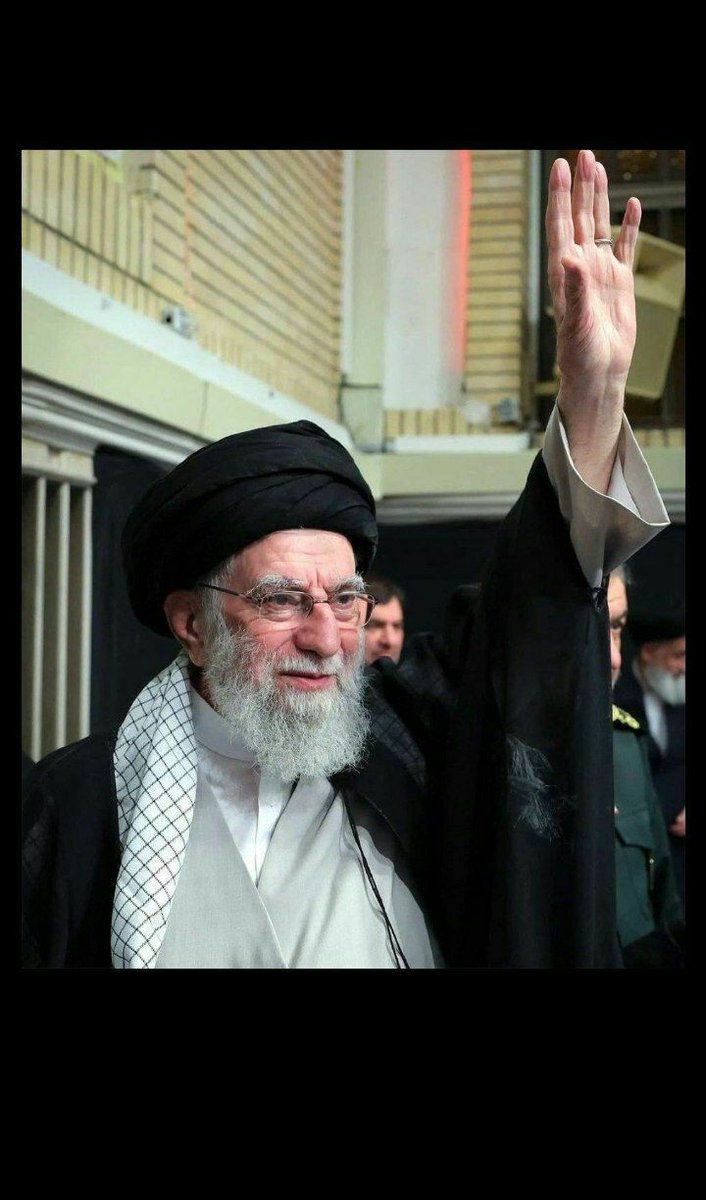یہ‌دوستِ‌خارجی‌داشتیم‌ڪه‌می‌گفت:
ببین‌سیّدعلی‌خامنہ‌ا؎ ؛
ڪیه‌ڪه‌ژنرال‌سلیمـٰانی‌سربازشہ🦦🥤! 

#رهبرانه
#فالوبک_فوری #فالوبک_تضمینی #فالو_بک 
#حمایت_انقلابی
