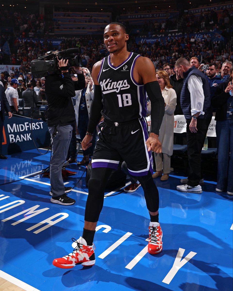 SLAMKicks's tweet image. Russ was back in OKC and he brought his Air Jordan XX8 SE PE from 2014 with him.