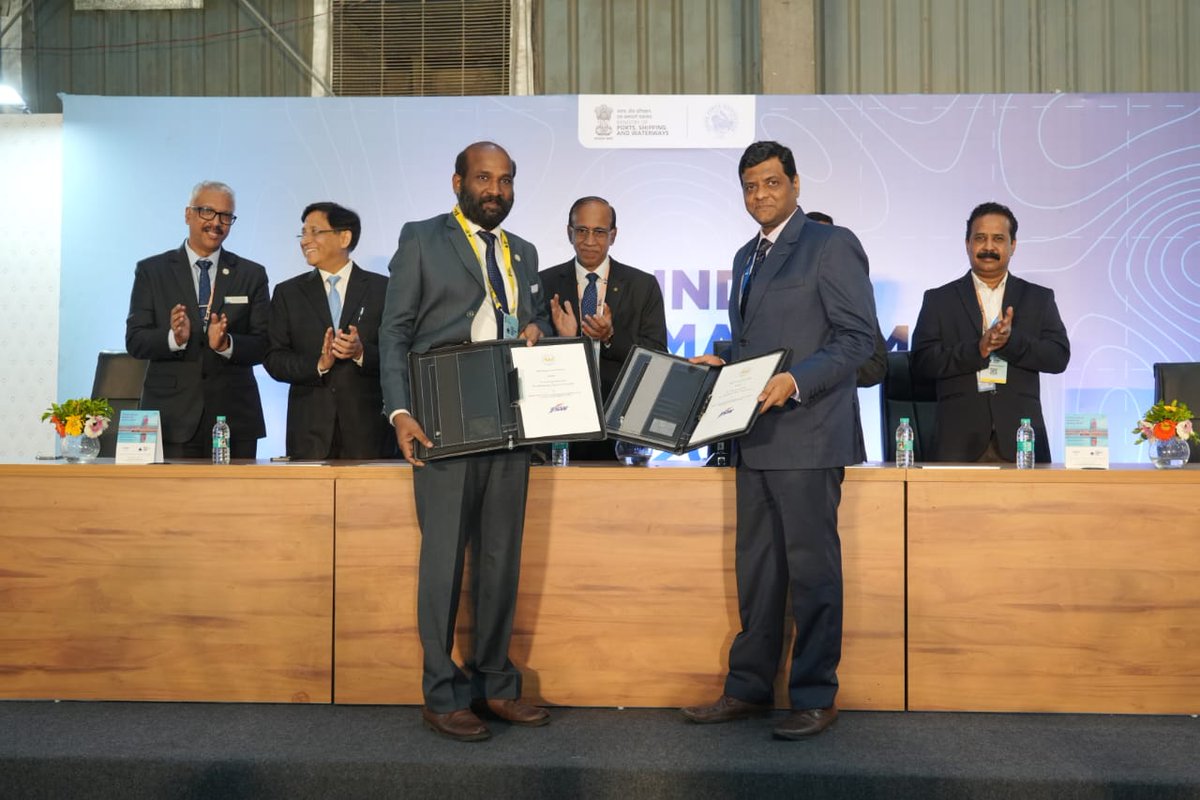 cslcochin's tweet image. CSL today signed an MoU with JSW Shipping &amp;amp; Logistic Pvt. Ltd. to undertake dry docking, layup, and emergency/afloat repairs of JSW vessels, primarily at the CSL’s Mumbai Ship Repair Unit.The MoU aims to #strengthen shiprepair capabilities, #enhance operational efficiency, &amp;amp;