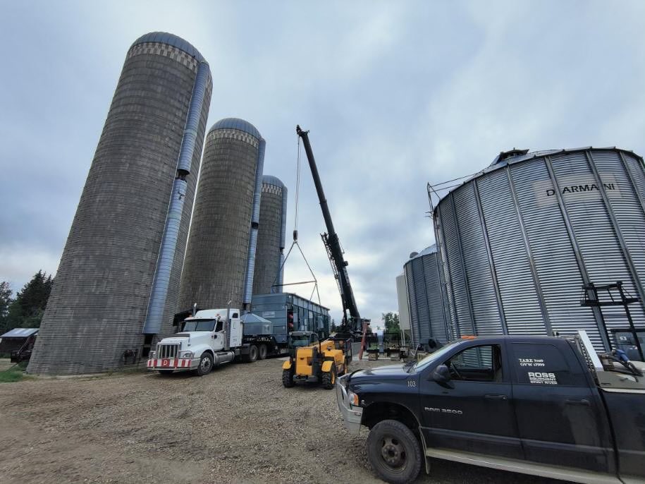 Out with the old in with the new. No screens no tiers no chaff to clean