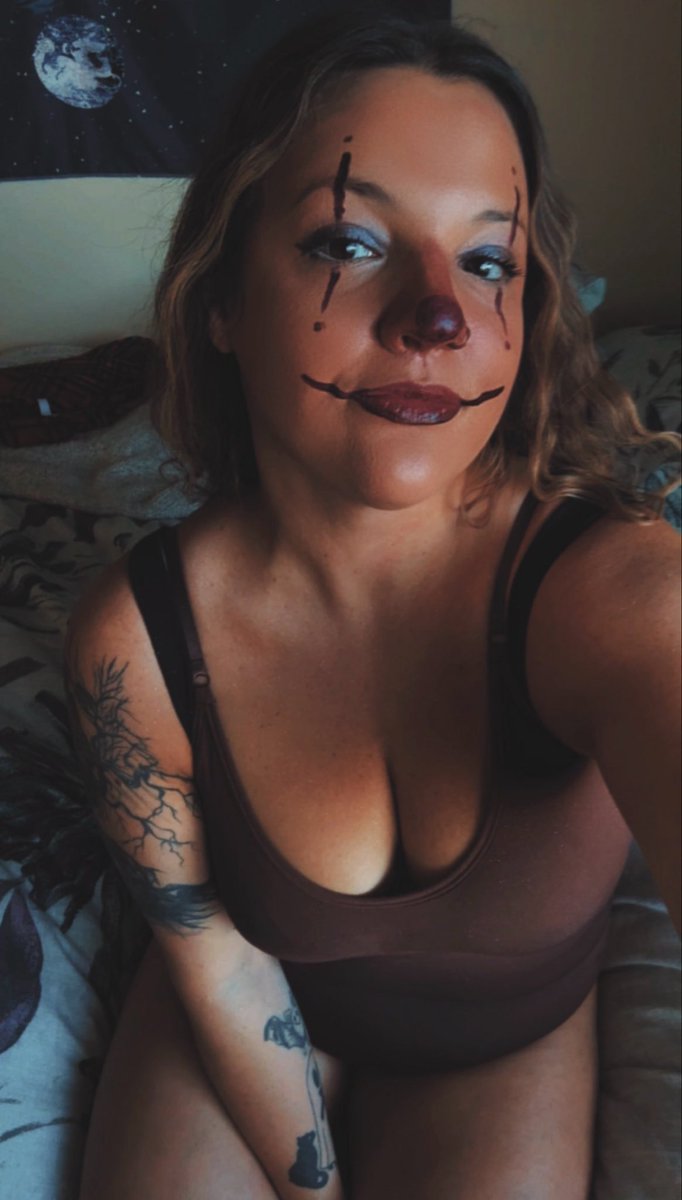 autlinebling's tweet photo. Am sad tonight but at least I’m pretty. https://t.co/weMTACLSKO