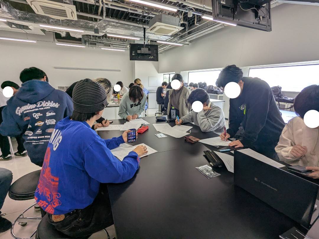 こんにちは！学部3年です。
今年も収穫祭の時期がやってきました！☀
厚木キャンパスでは、11月1日と2日に開催されます。
昆虫学研究室は「どうしてこんな形！？昆虫の体のヒミツ！」
というテーマのもと、学部3年で協力して準備を進めております！
是非覗きにいらしてくださいね！