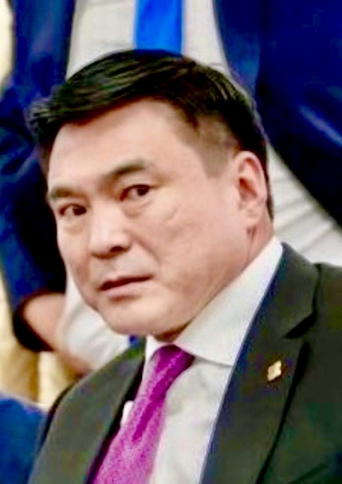 Түгжил нохойг Засгийн газрын хурал дээрээс огцрууллаа гээд гаргачихсан байна шд. 😂🤣😂👏🏻👏🏻👏🏻