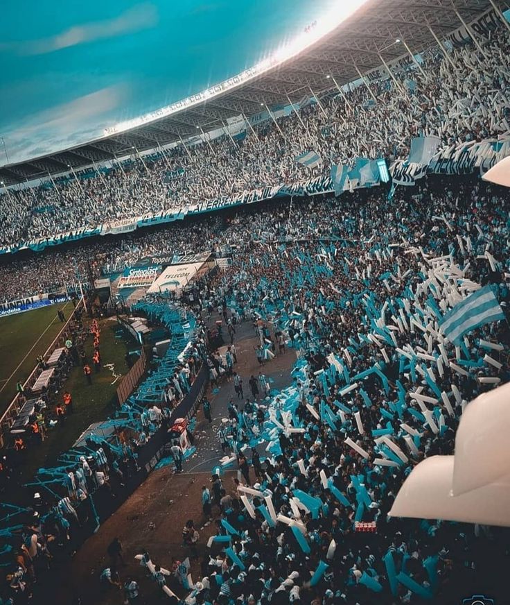 Racinguismo_'s tweet photo. Por la GENTE 
Por el ESCUDO 
Por la HISTORIA 
Por la GLORIA 

ES HOY RACING https://t.co/WoXHWlgGKM