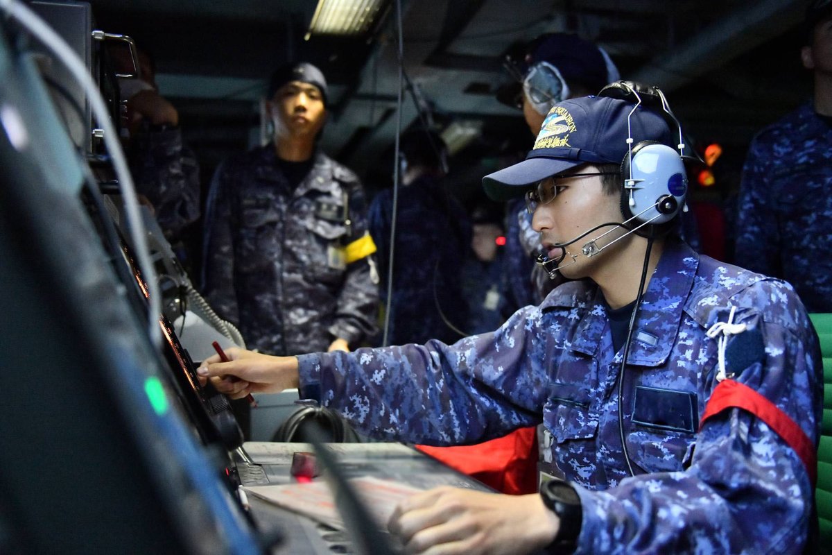 Jmsdf_tshq's tweet image. 🌊太平洋横断中🚢

#実習幹部 は今日も元気に訓練に励んでいます💪

#練習艦隊 #遠洋練習航海 #かしま #しまかぜ #海上自衛隊