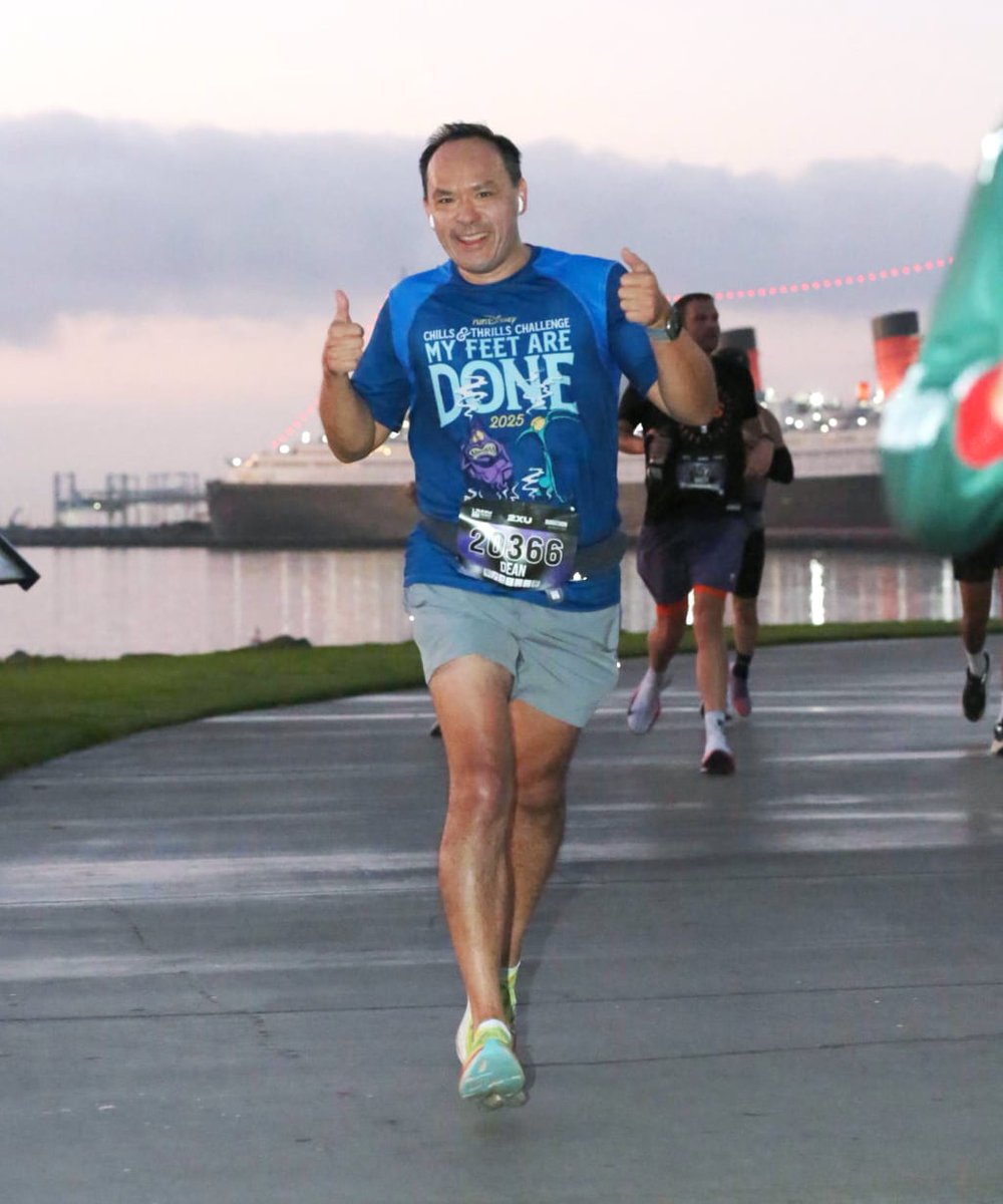 dauger's tweet photo. Ran the Long Beach Marathon 2025 in 4h 10m, a new Course PR 🏃‍♂️💨 in 88% humidity, 💦 whew! Lost 3 minutes due to bib ripping 3 times. Leg 🦵 muscle pain after mile 17 made me tread lightly but the good news is: No muscle cramps this time! And yes my Legs are Done! https://t.co/YS0MjEmjKE