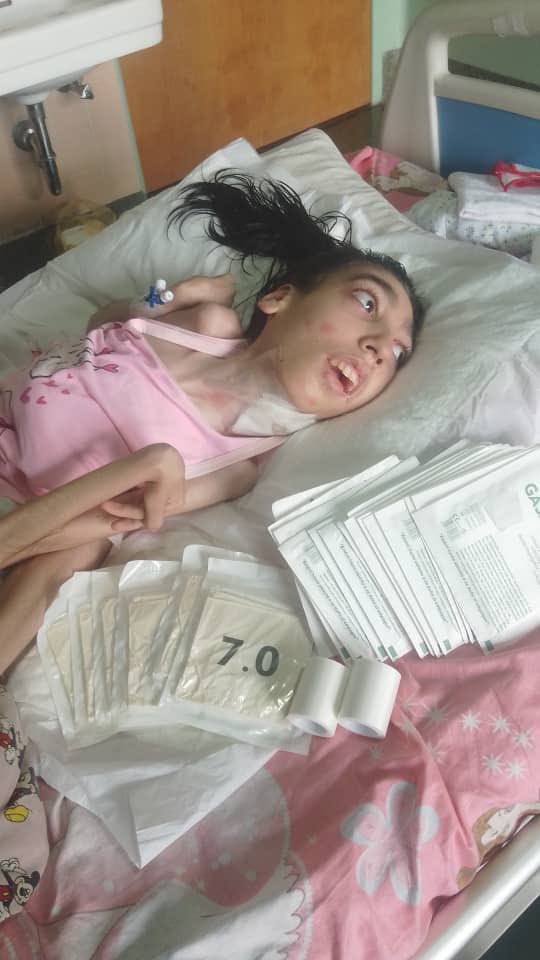 AlexaGomezDos's tweet image. Gracias a los que apoyaron a la mamá de Lucciana. Hoy pudo comprar gasas y guantes que los necesita a diario para las curas. Los que quieran colaborar les dejo los datos de la mamá. Muchas gracias ♥️