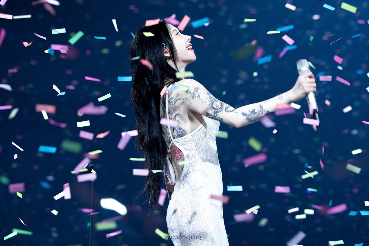 251025 #백예린 #yerinbaek 

우리 함께라면 무서울 게 없지