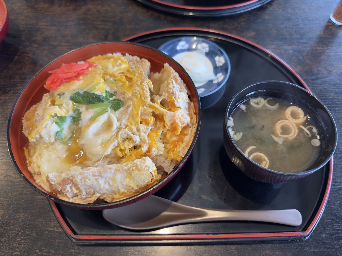 ロロン♬ 2月突入〜🤍🤍 久しぶりの 🤤#うらんの股抜き 〜革パン添え