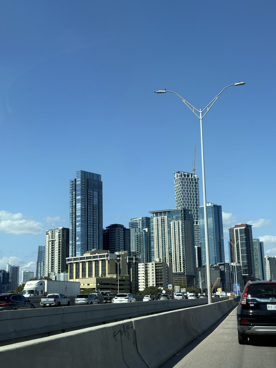 RunManyMyles's tweet image. Texas Living🤘🏽