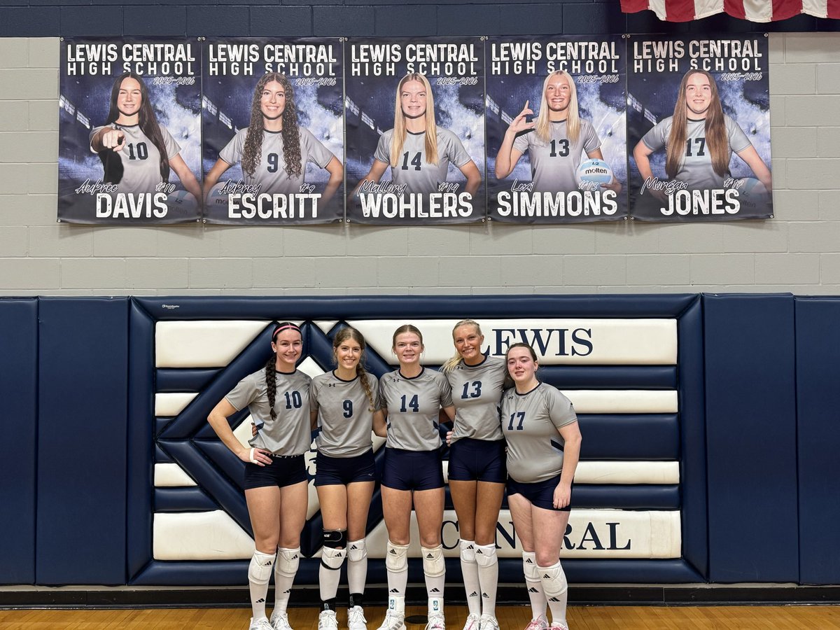 To our 5 wonderful Seniors…there is no amount of words that can describe what you have meant to this program &amp; how much we will miss you! 

Thank you for your hard work, dedication &amp; leadership! Thank you for just being YOU!

Once a Titan always a Titan!
#LCVB 🤍🤍