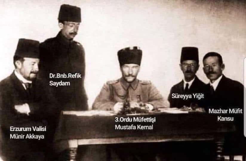 emrahtopaca's tweet photo. “Bu Cumhuriyet; Arap cemahiriyeleri gibi bedevi çadırlarında, İngiliz'in çizdiği bayrakla kurulmadı!
Herkes haddini bilecek!”

-Diyarbakır Şark İstiklâl Mahkemesi Başkanı Mazhar Müfit (Kansu) Bey,
28 Haziran 1925 https://t.co/DGBRRRCNyd