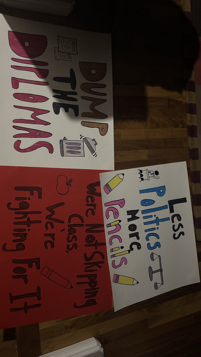 LukaszukAB's tweet image. I’m going to sleep tonight with a renewed confidence in Albertans, my long-time friends and new #ForeverCanadian troopers whom I met over the last 90 days. Friends, together we got this. Canada’s in safe hands.

Then, I get home, and my daughter is taking over the torch. Yes!!!