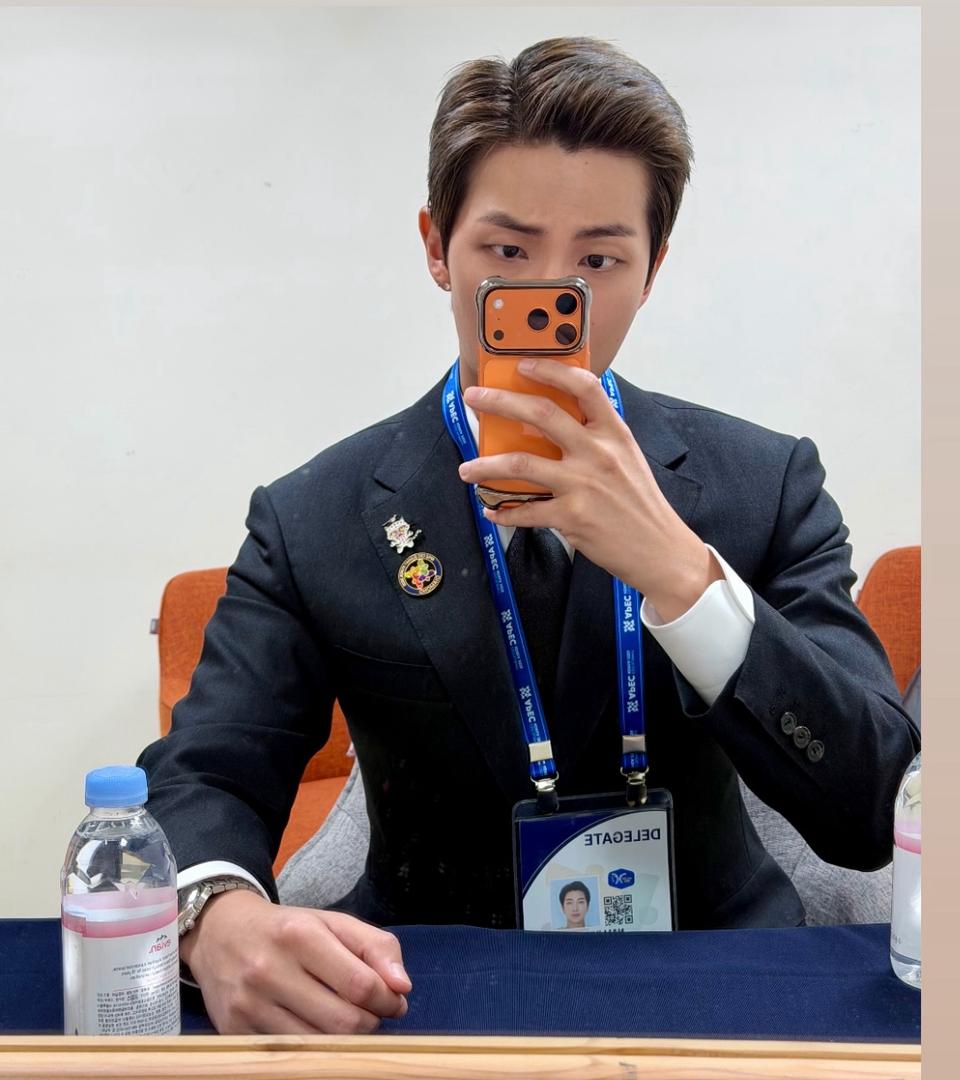 01rkive's tweet image. 6개월이 걸릴 수도 있고, 2년이 걸릴 수도 있습니다. 심지어 6년이 걸릴 수도 있습니다.
하지만 한 가지는 확실합니다.
꾸준함을 유지하면 때가 옵니다.
발전은 시계를 따라가지 않습니다. 어떤 사람들은 일찍 꽃을 피우고, 어떤 사람들은 더 오래 걸립니다. 그렇다고 해서 실패하는 것은 아닙니다.…