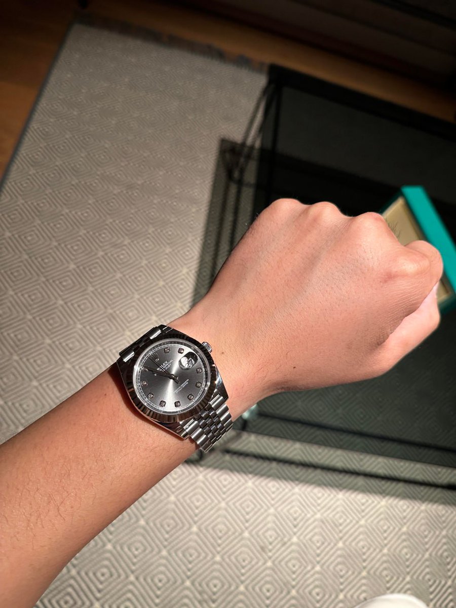 SarahNava_'s tweet photo. Just added a timeless piece to the collection my new Rolex Datejust 41 Oyster, 41 mm in Oystersteel and white gold. Precision, elegance, and power all in one wrist. #ClassicNeverDies #Rolex #Datejust41 https://t.co/nl4pxsVtEL