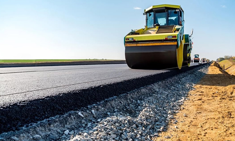 Crónica | Empresa paralizó faenas viales por problemas financieros con proveedores en Chiloé elinsular.cl/noticias/chilo…