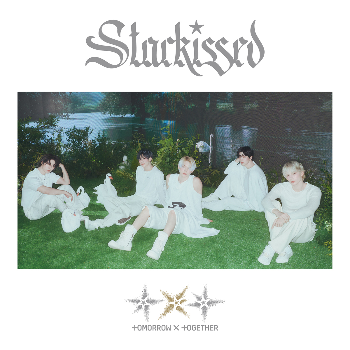 oricon_ranking's tweet photo. 【オリコン週間合算アルバムランキング📊】11/3付
👑1位👑
TOMORROW X TOGETHER
『Starkissed』
.
自身通算13作目の1位獲得🏅👏
歴代2位の「合算アルバム通算1位獲得作品数」記録も自己更新💫
.
週間ポイントは自己最高を記録＆
今年度海外アーティスト3位に🌟
.
オリコン週間音楽ランキング2冠を達成🎉
👑CDアルバム 1位
👑合算アルバム 1位
.
#TOMORROW_X_TOGETHER @TXT_bighit_jp
クレジット：(P)&(C) BIGHIT MUSIC