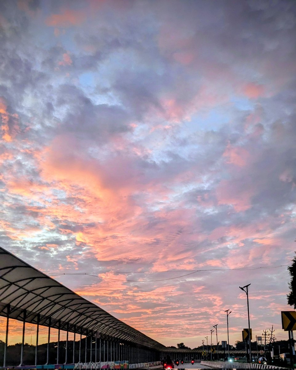 iamravikumaran's tweet image. Clouds media! 

#GooglePixel #photograghy