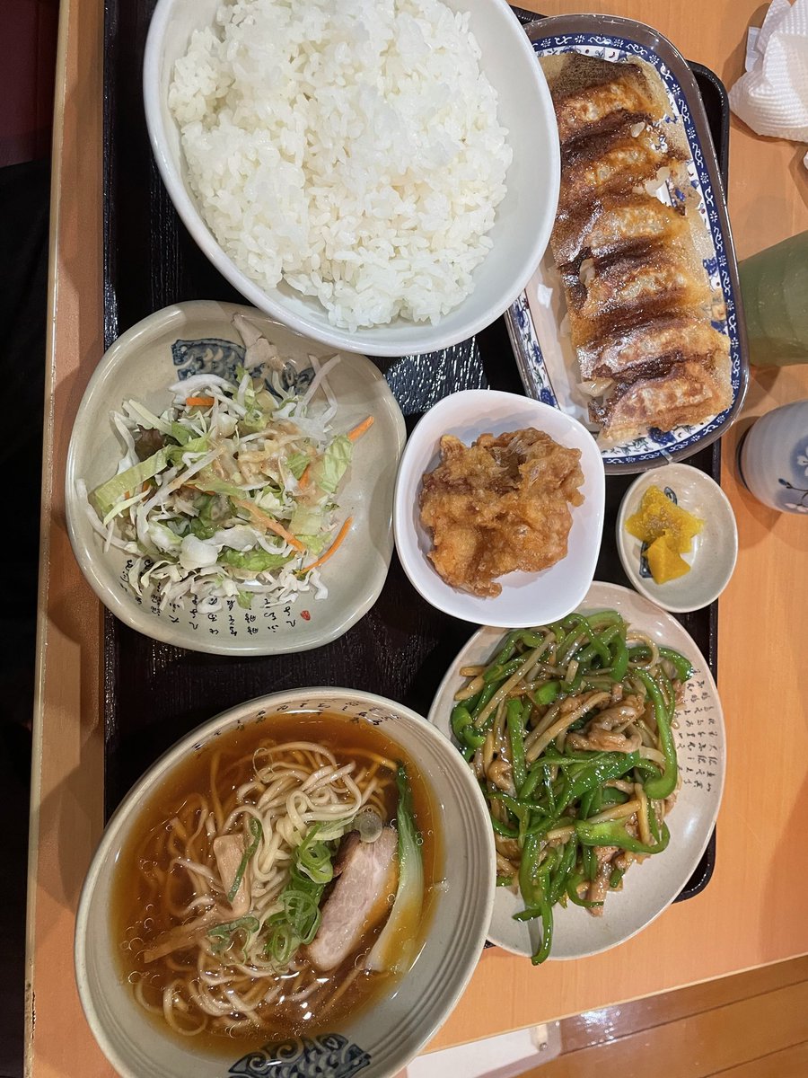 ka_tabemono's tweet photo. 皆さん元気でしょうか？
仕事頑張っておりま���〜
主は10月頭に腕を骨折し大人しくしながら仕事もしてます

#お弁当 
#お弁当作り楽しもう部 
#お昼ごはん https://t.co/uD7IIjPfES