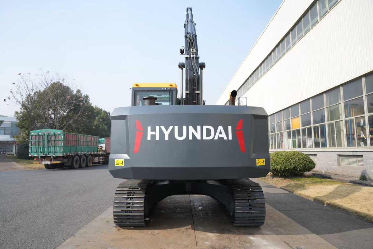 Ciel001204's tweet photo. ⏰🎉Last three days! Come on and ask for the lowest price for quality construction equipment!!!

HYUNDAI HX135G Weight 13.8 tons
Weichai Engine 74kW/2200rpm
4.6m Boom Length
2.5m Track Roller
0.56m³ Bucket

Welcome to inquiry!
#hyundai #excavator #digger #Algerie https://t.co/0IOmn9Qs70