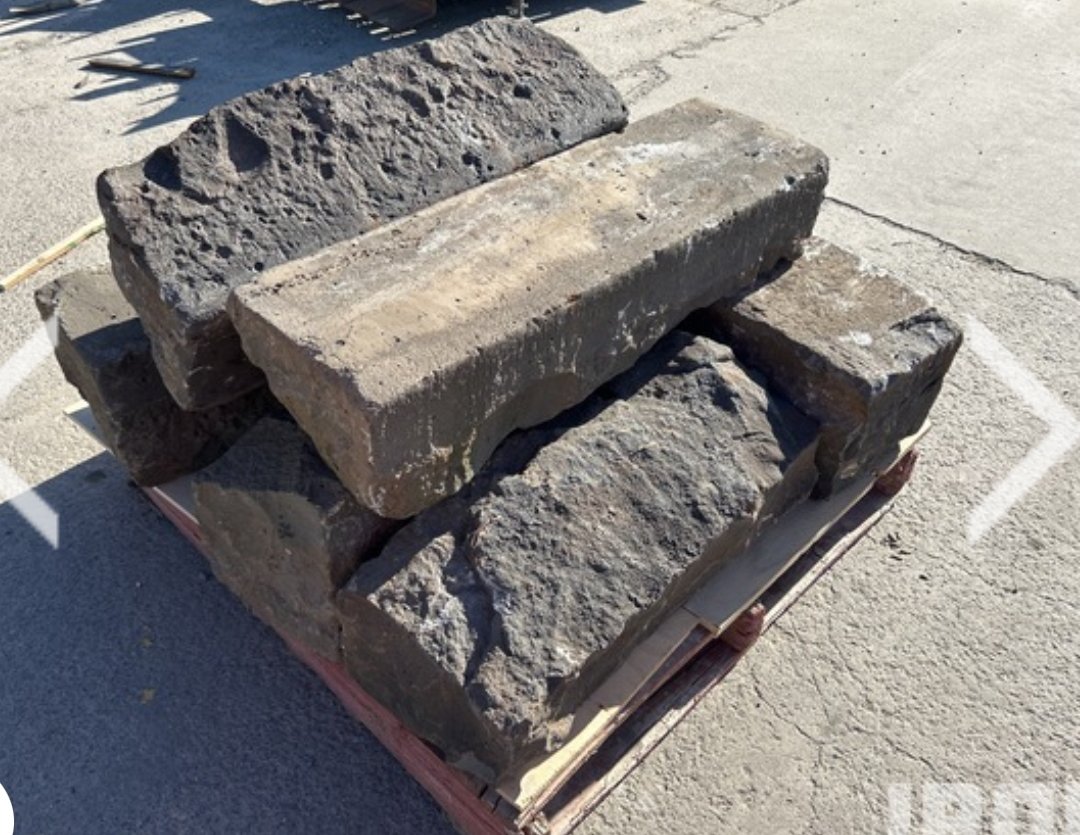 thebigperc's tweet image. May have just spent a few gorillas on some former  Melbourne CBD bluestone at auction.
By the time this project is complete, I&apos;ll either be broken or ripped!! 
💪💪💪💪🥵🥵