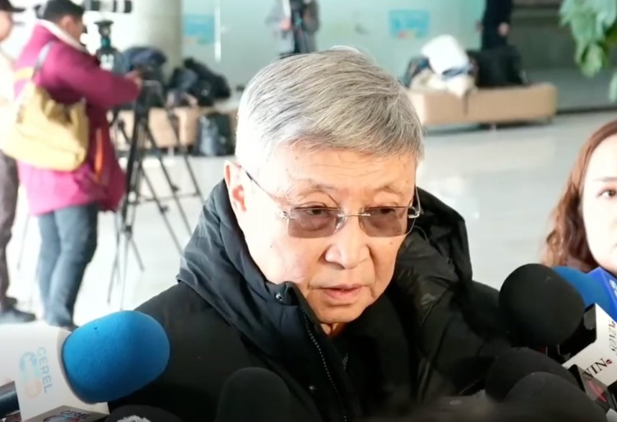 Эвлэрүүлэх гэж хичээлээ, болохгүй байна гэж <a href="/SBayar12/">S.Bayar</a> дарга ярьжээ. Талууд эвлэх орон зай үлдээгээгүй бол хэцүү. Ийм үед эвлэрүүлэх буюу харилцан хүлээн зөвшөөрүүлэх гэхээсээ илүүтэй зүй зохис, зөв үнэний талд аль алийг нь гаргаж бөөгнүүлэх гэж оролдвол ахиц гарч магадгүй юм 🤔