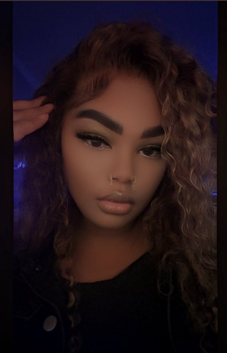 _queenkarmaa_'s tweet photo. 🔴SETTING THE TONE! 🤩 !! IM LIVE ON TWITCH 

https://t.co/kYFnIDWUqo  #twitchstreamer #twitching #twitchretweet #lifelinemain #twitchaffliate #imgoingfar #TwitchBaby #emotes #lljordan 🤍🕊 #llelijah🤍🕊 https://t.co/kYFnIDWUqo https://t.co/9htN4VR0DZ