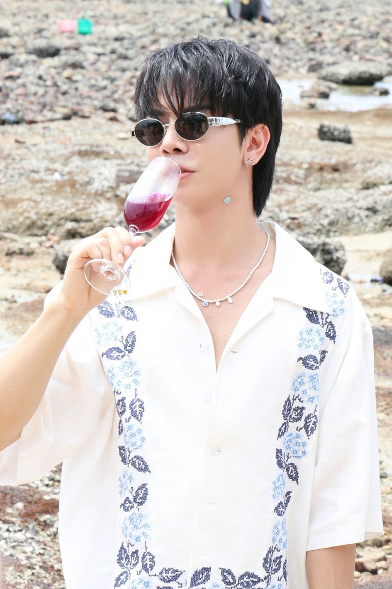 Mallang_98B's tweet photo. Day29) 🍷
#babiibabe
#Hello_BABE_October
#HappyBABEMonth https://t.co/dOHlR6K8I6