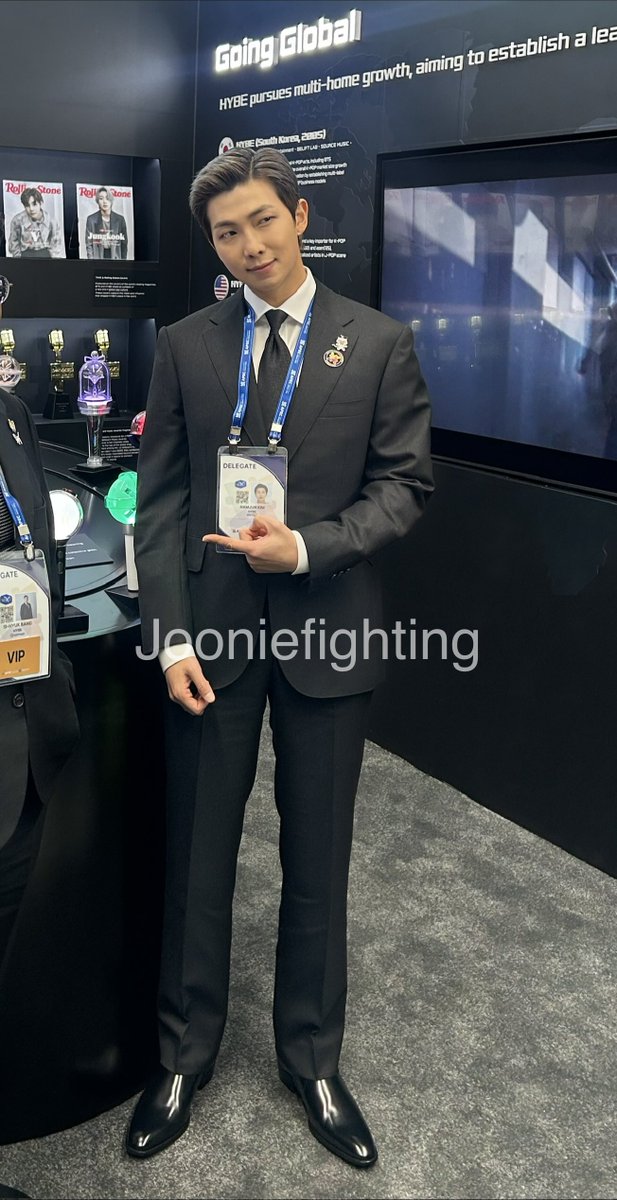 jooniefighting's tweet photo. 남준이 크롭 

HISTORY MAKER RM 
APEC KEYNOTE SPEAKER RM 
KOREA CULTURAL BRIDGE RM #HistoryMakerRM #APEC2025 #APECCEOSummitxRM #RMxAPEC https://t.co/voyLwgBuCw
