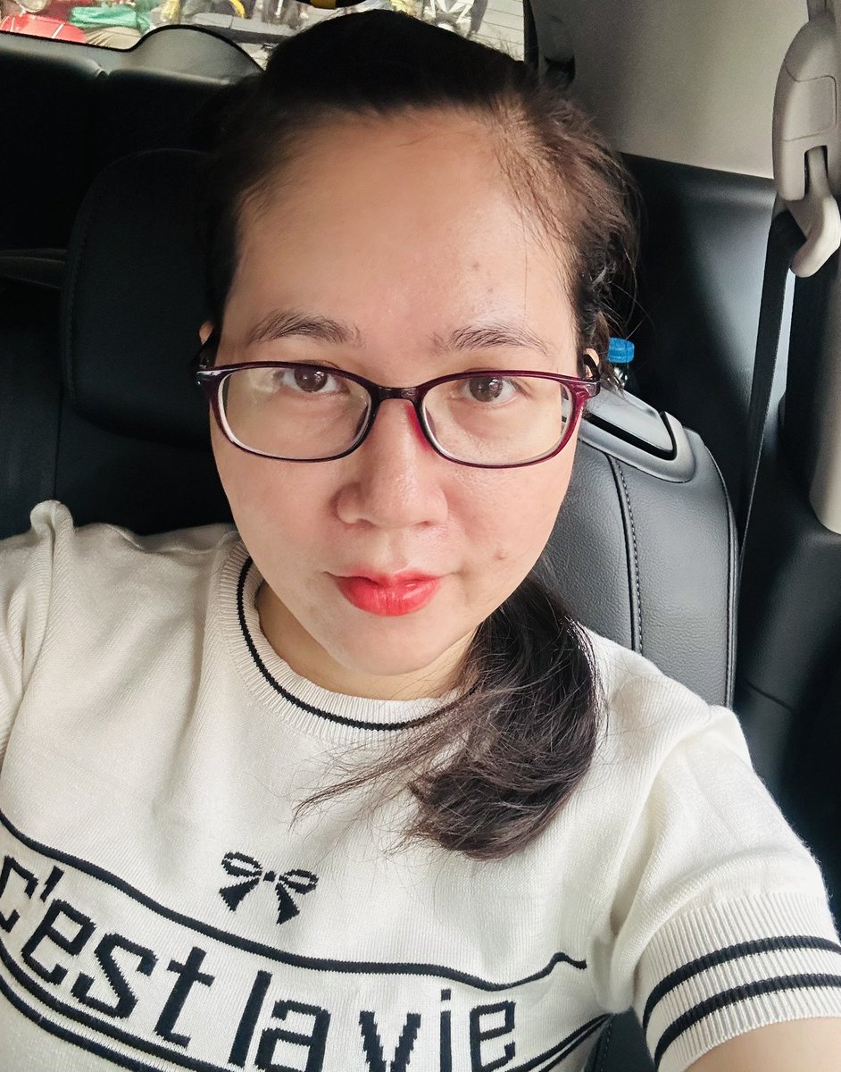 phamthuy_Qngai's tweet photo. Hôm nay, mình khởi đầu 1 ngách công việc mới thì đọc được bài này của Dượng.
Khí thế lên hừng hực luôn 😁!
#NEW
#NewCareerPath https://t.co/wNwSTwhU78