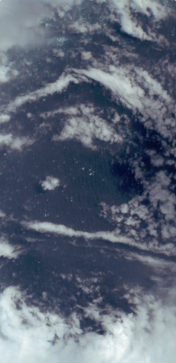 FerragamoWx's tweet image. The Sentinel-2 satellite caught Hurricane #MELISSA in EXTREME detail before landfall in Jamaica earlier today.

Look how detailed the eye is. You can even see the calm ocean waves down below. Actually UNREAL.