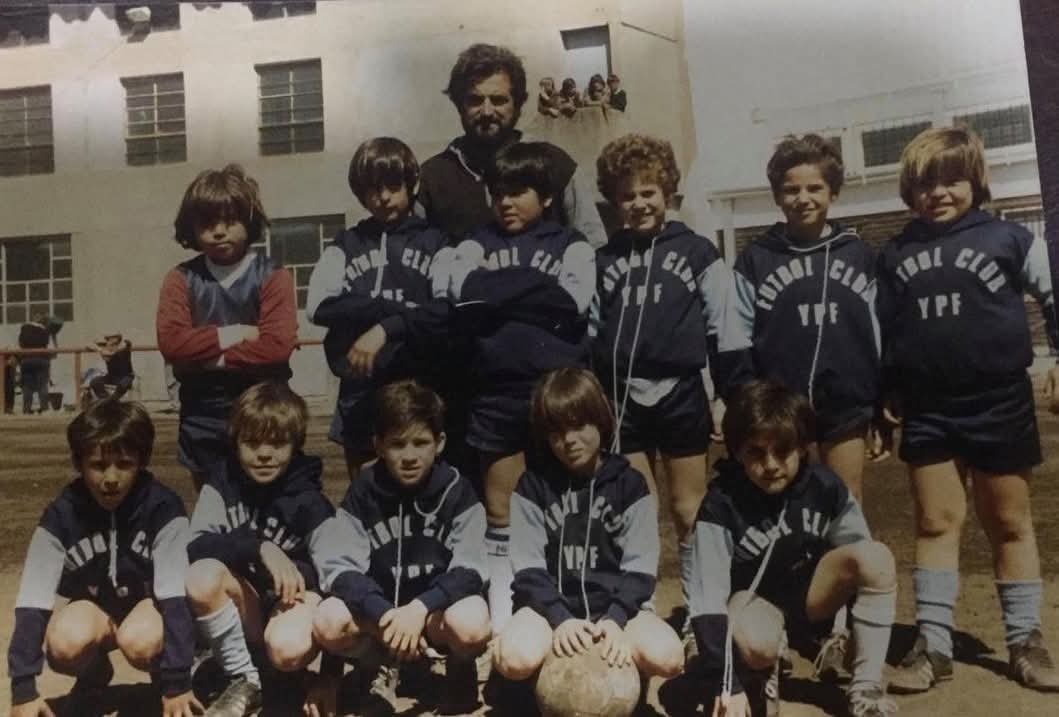 Fuiste integrante del equipo de fútbol ⚽️ del Club YPF?? 🩵🤍🖤 subí tus fotos y anécdotas en los comentarios 🩵🤍🖤
#recuperemoselclubypf 
#queelcentenarionosencuentreadentro