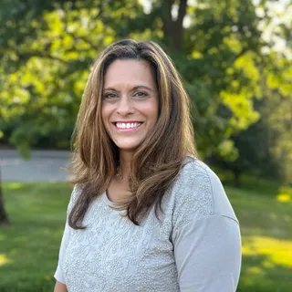 HATraffickingMI's tweet photo. Meet Natalie Patterson, Board Member at Hope Against Trafficking.
A proud Michigander and longtime community advocate, Natalie knows trafficking isn’t a distant issue — it’s here at home. Her mission: to equip every youth and teen to recognize the signs and stay safe. 💜 https://t.co/GlDxe4zOkm