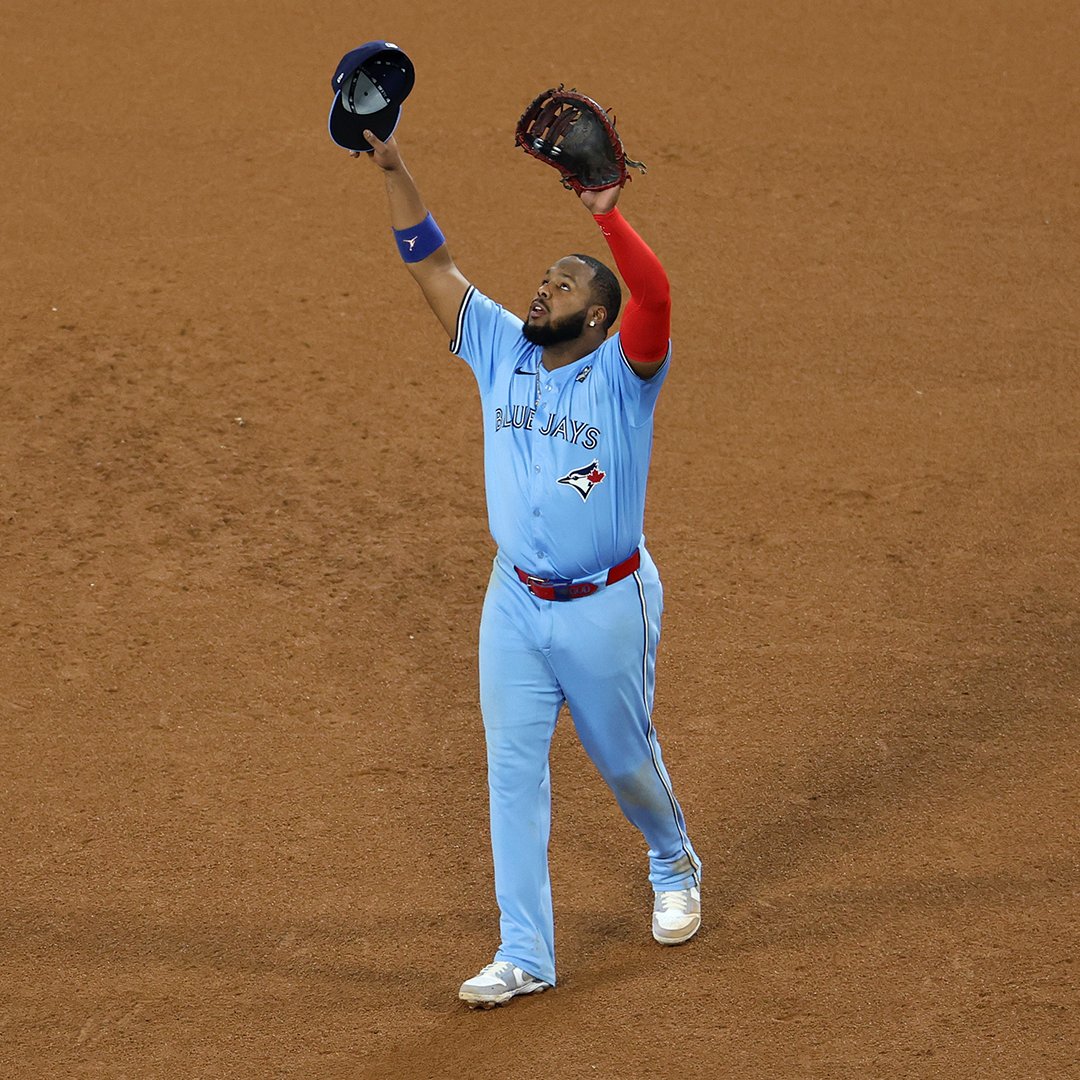 No Sho ce soir ... mais des <a href="/MLB_BlueJaysFR/">🇨🇦 Blue Jays FR 🇫🇷</a> très fort quand ils sont dos au mur 💪

Le match de demain va être clé avec un Blake Snell qui aura certainement une grosse envie de mieux faire que sa sortie du Game 1 ⚾️🔥

RDV demain dans la nuit avec le retour de <a href="/PenguinZac/">Benjamin Bernard</a> 🎧