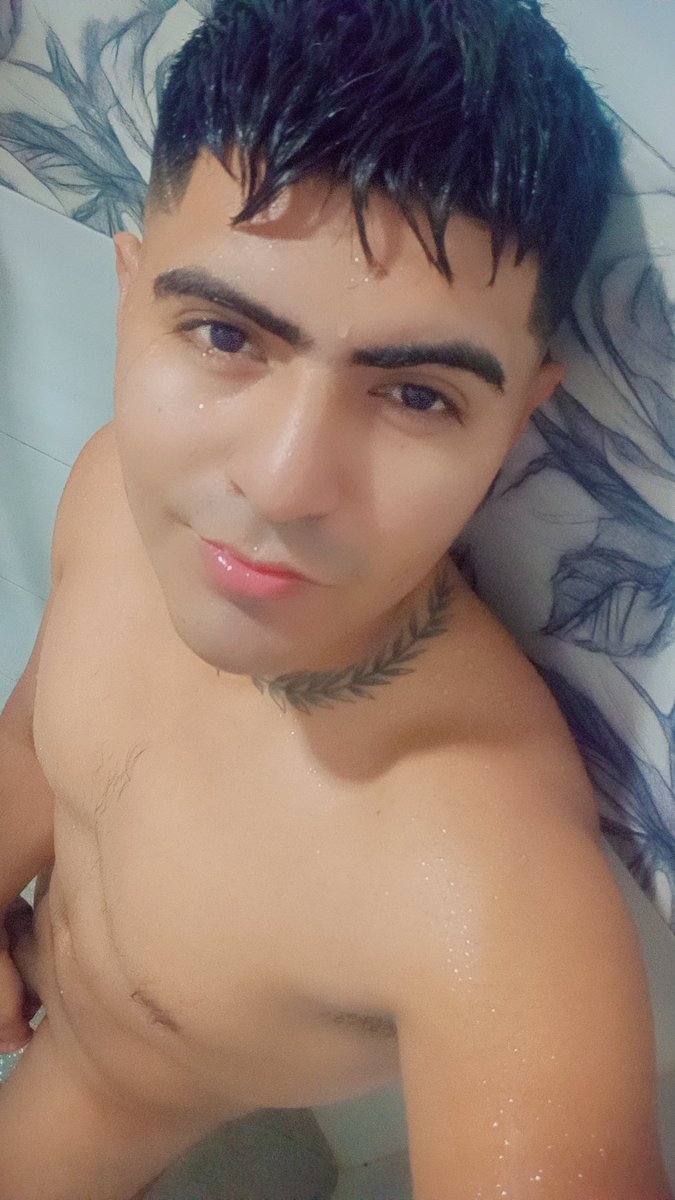 EddizonComt's tweet photo. Y si nos bañamos juntos 🍆🍑💦 y terminamos haciendo lo en la ducha 💦💦 https://t.co/jqcfImI6k2