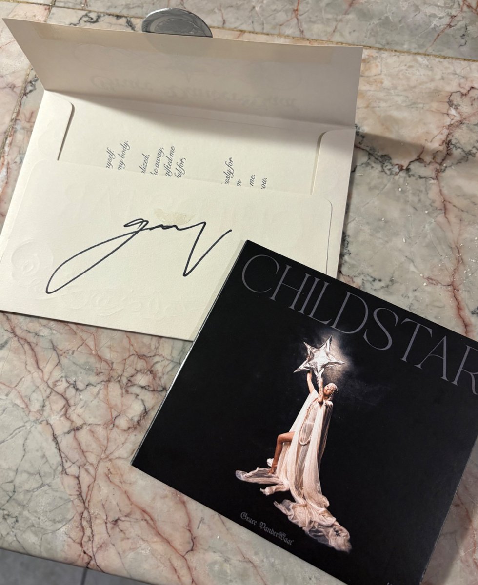 So happy to finally have this album in hand 🙏🏻💕 It’s just incredible and is Grace’s best work yet 
#childstar #gracevanderwaal #signedletter #album