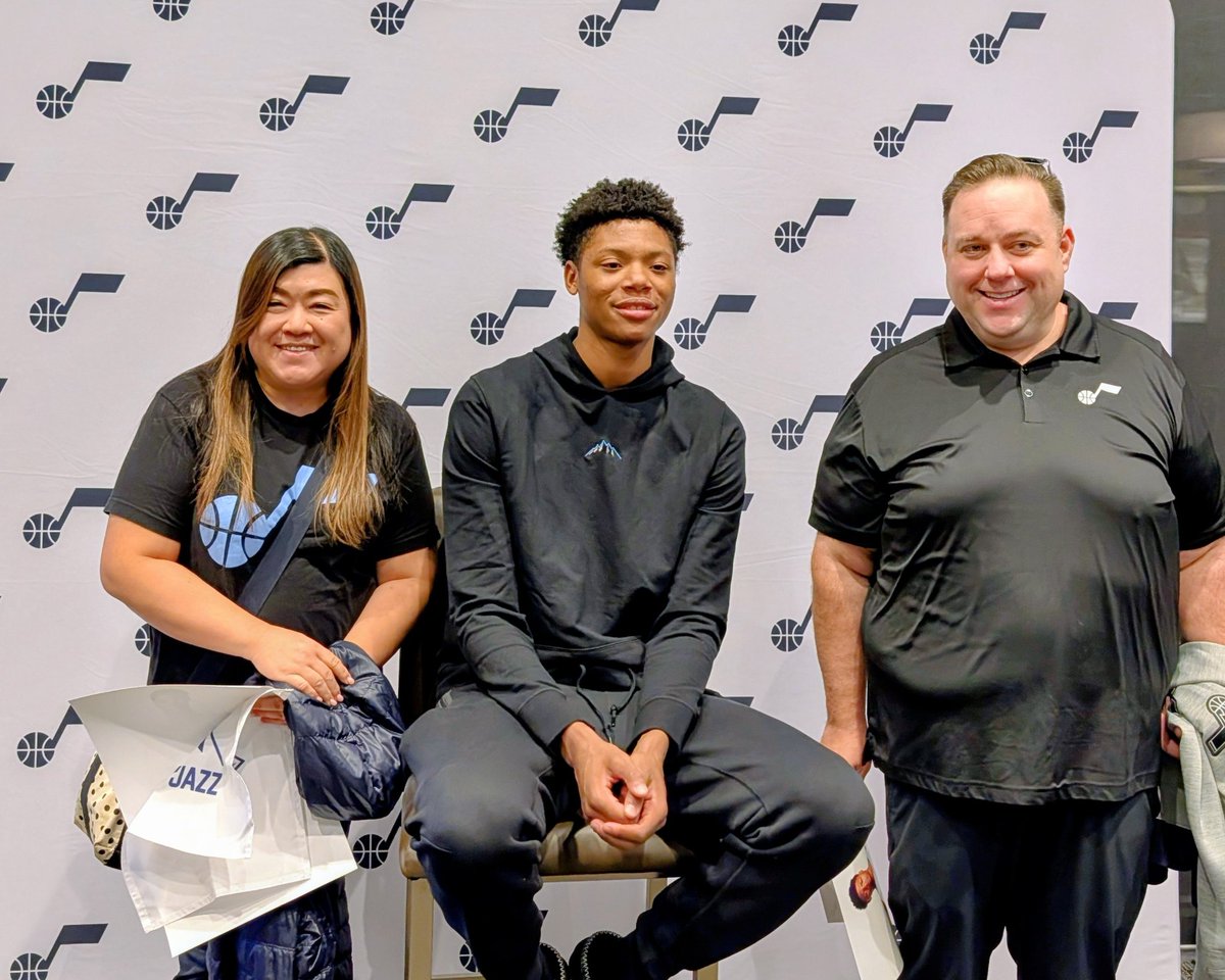 Unky_Ben's tweet image. We had a great opportunity to meet chat with @AiriousB this evening. We had a great time getting to know him a little. #TakeNote