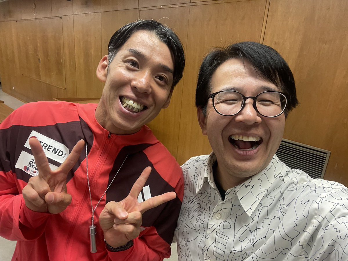 yjtakada's tweet photo. #わくわくデフスポーツ体験 実行委員会第19回デフアスリート特別トークショー
司会のイチローさん、読み取り通訳の中村美裕さんと岡島珠実さん、デフ陸上・中距離の中村大地さんと楽しく自由にお話させていただきました！😍
https://t.co/GR27jujgQQ
@ichirobestsmile https://t.co/4ye73Bjb6Y