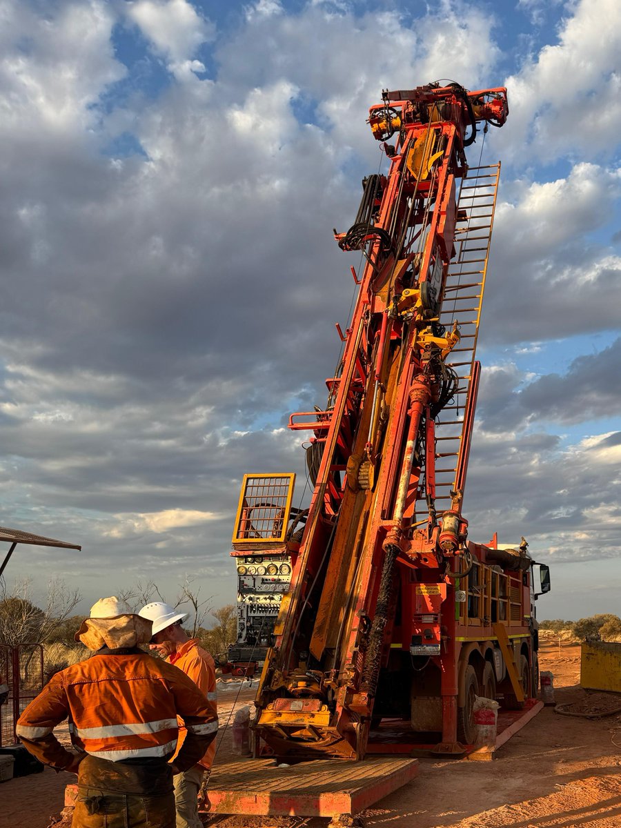 YandalResources's tweet photo. $yrl
Delineation of a new 2.2km long trend (Arrakis)
Confirmed Arrakis as a new gold discovery with 54m @ 1.2g/t Au from 108m to EOH in 25IWBRC0040
$13.5m capital raise completed
Great quarter - check out the report below.
https://t.co/ctbrN5FzTv
#yrl #gold #discovery https://t.co/3YvaZkbGKx