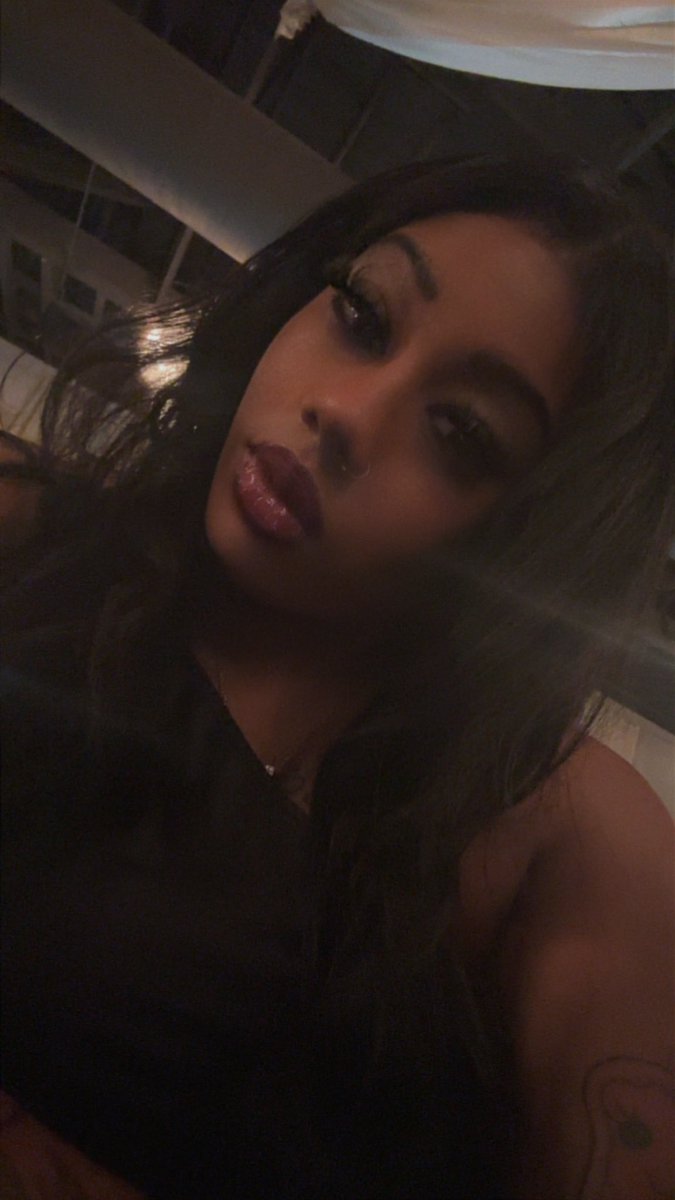 plutochell's tweet image. Her