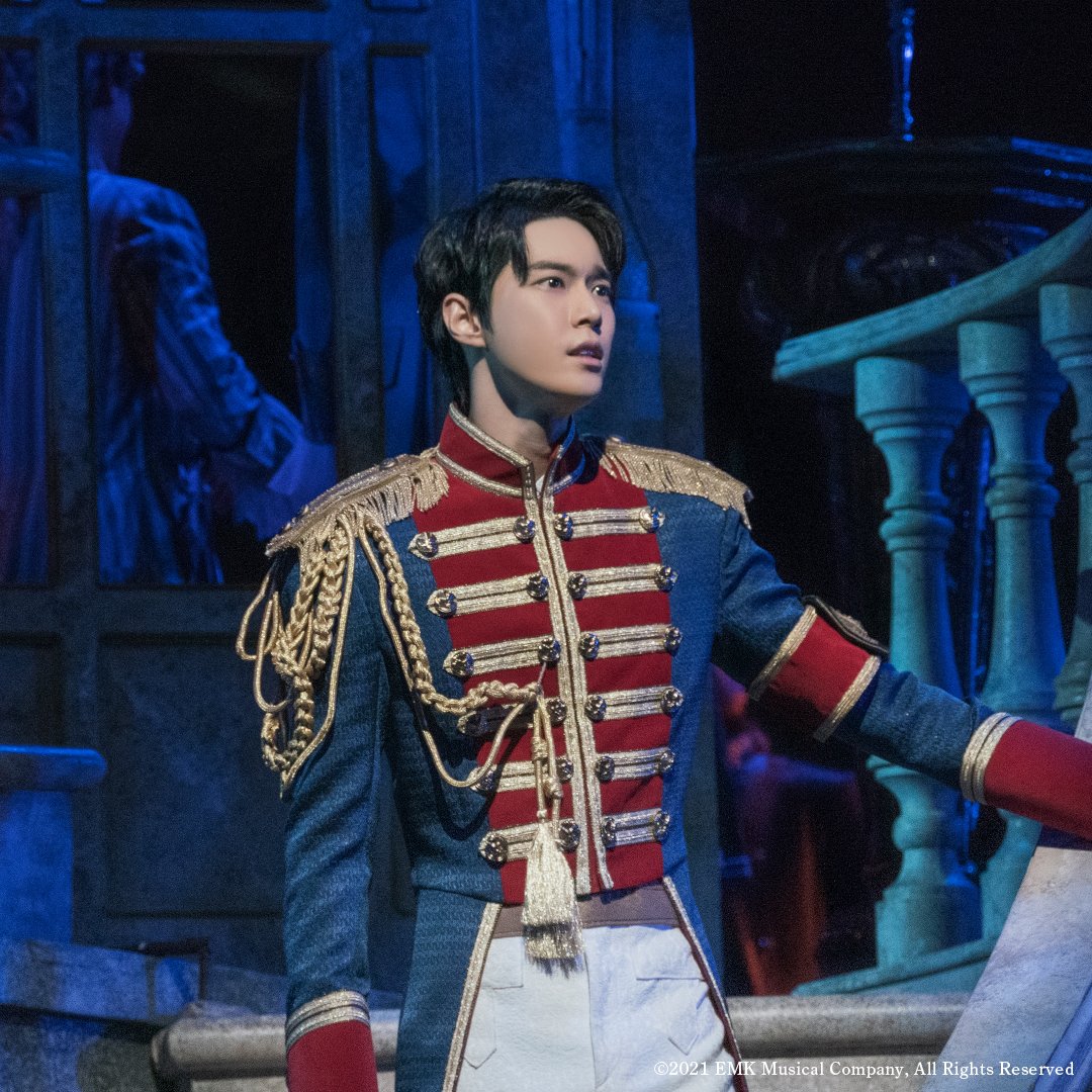 📅11.14 (金) 公開
#韓国ミュージカルONSCREEN
《#マリーアントワネット》

◆キャスト紹介◆

🎩【フェルセン伯爵】
マリーに心を寄せるスウェーデンの貴公子。
運命と愛の狭間で揺れる彼の想いが、
物語に深みを与える。

演じるのは
#NCT ではメインボーカルとしても活躍中。