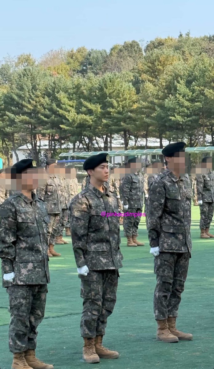 흐앙 군복 너무 잘 어울려ㅠㅠㅠㅠㅠㅠ