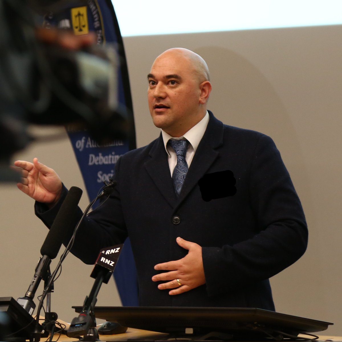 ElliotIkilei's tweet image. I have a few things to loop you in on today. First of all...

Let’s talk about your land, home, or farm.
Most of us assume Treaty settlements deal with Crown land. Not your backyard, not your family farm. 

But that assumption is starting to crack.

All over Auckland, iwi are…