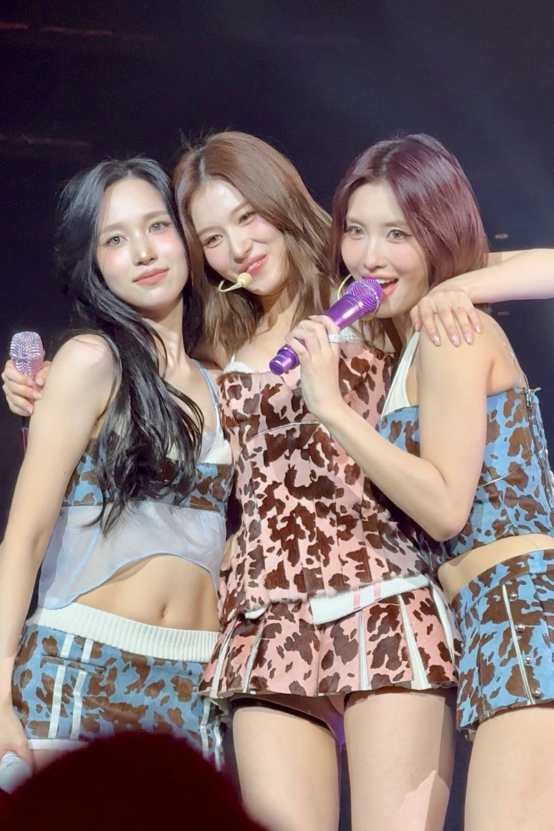 chae_3955's tweet image. misamo’s face card